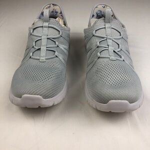 Skechers Virtue Glow Gray Womens Slip Ins Athletic Sneaker Pre-Owned Size 11